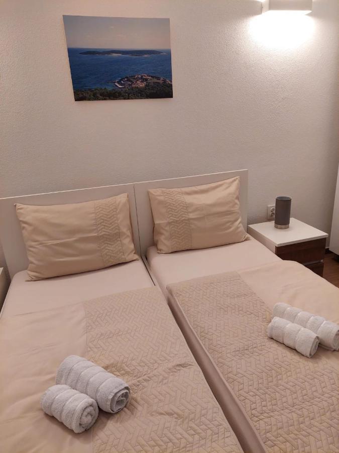 Barba Ante Hotel Vis Buitenkant foto
