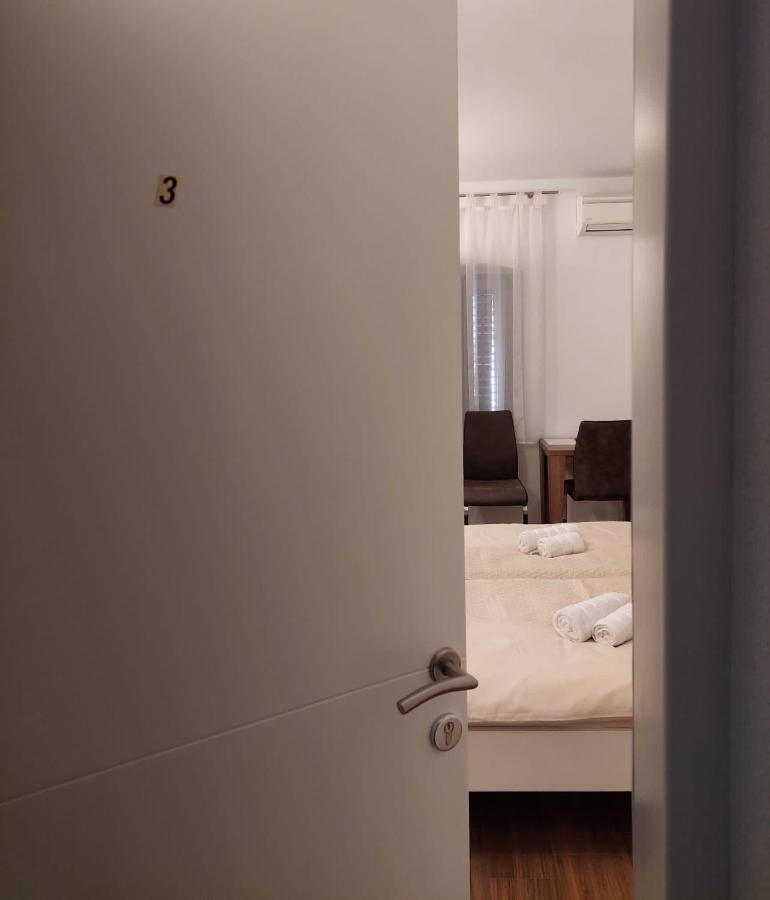 Barba Ante Hotel Vis Buitenkant foto