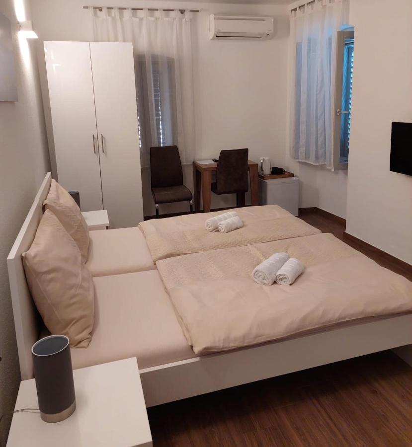 Barba Ante Hotel Vis Buitenkant foto