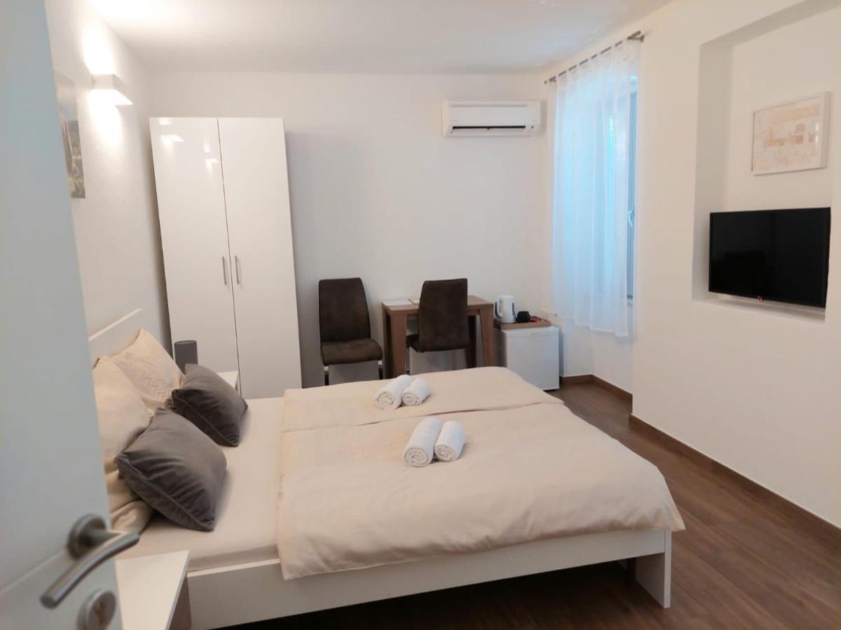 Barba Ante Hotel Vis Buitenkant foto