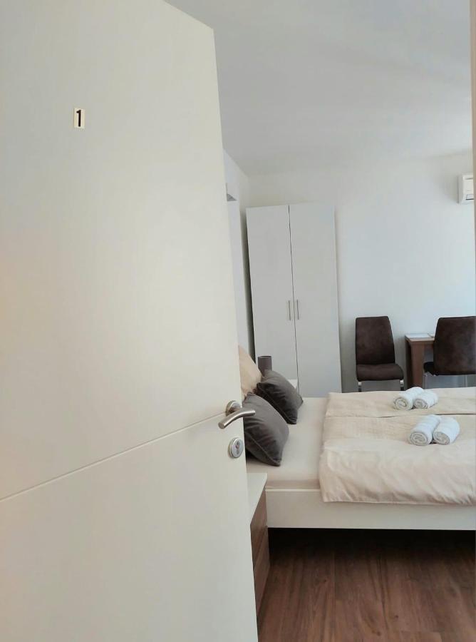 Barba Ante Hotel Vis Buitenkant foto